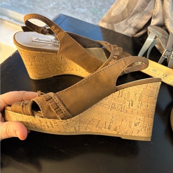 American Eagle Outfitters Women’s Taupe Open Toe Wedges Size 8.5 - Picture 6 of 10
